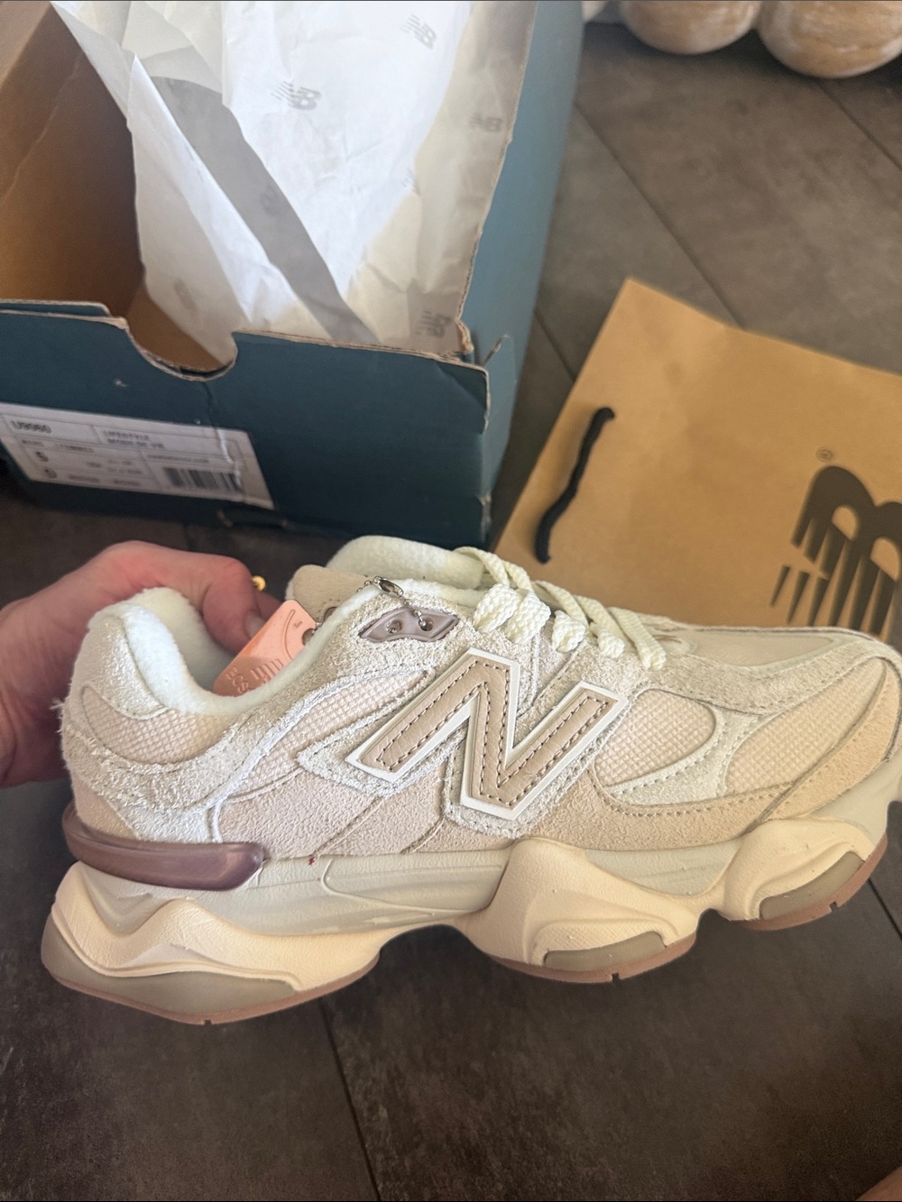 New Balance Bisque and Sea-tone Women's 9060 Sneaker 6.5 BNWT